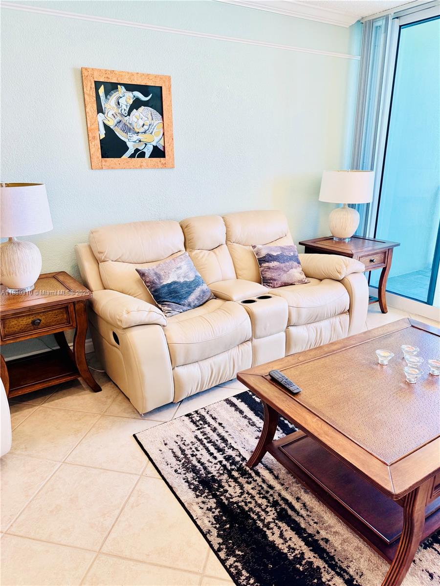 WAVE CONDO - Residential Lease