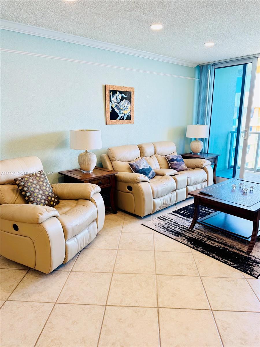 WAVE CONDO - Residential Lease