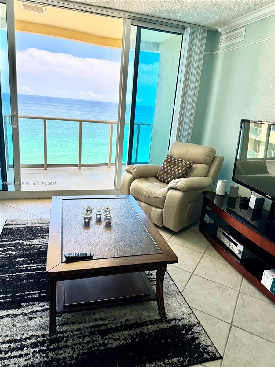 WAVE CONDO - Residential Lease