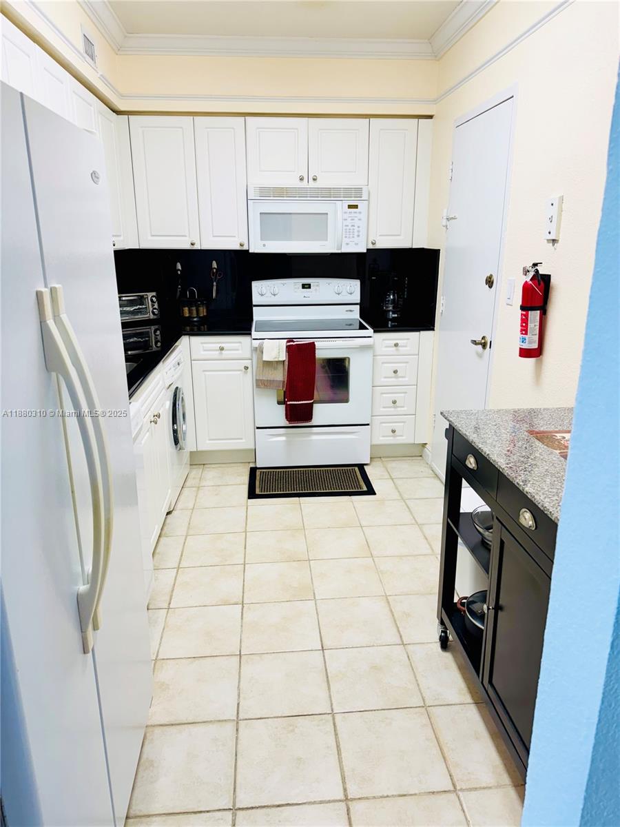 WAVE CONDO - Residential Lease