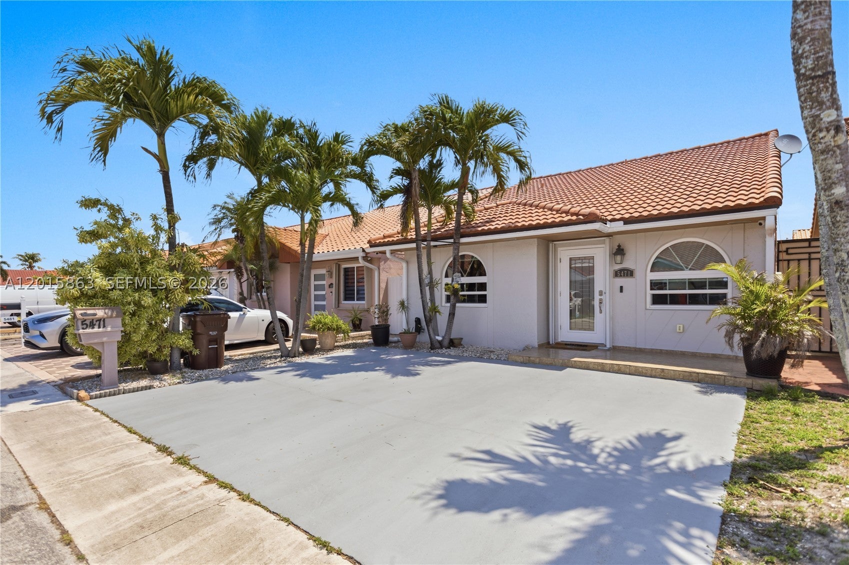 5471 W 27th Ct