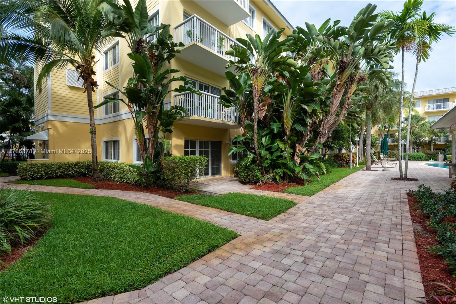 Rental Property at 1515 E Broward Blvd 127, Fort Lauderdale, Broward County, Florida - Bedrooms: 2 
Bathrooms: 2  - $2,250 MO.