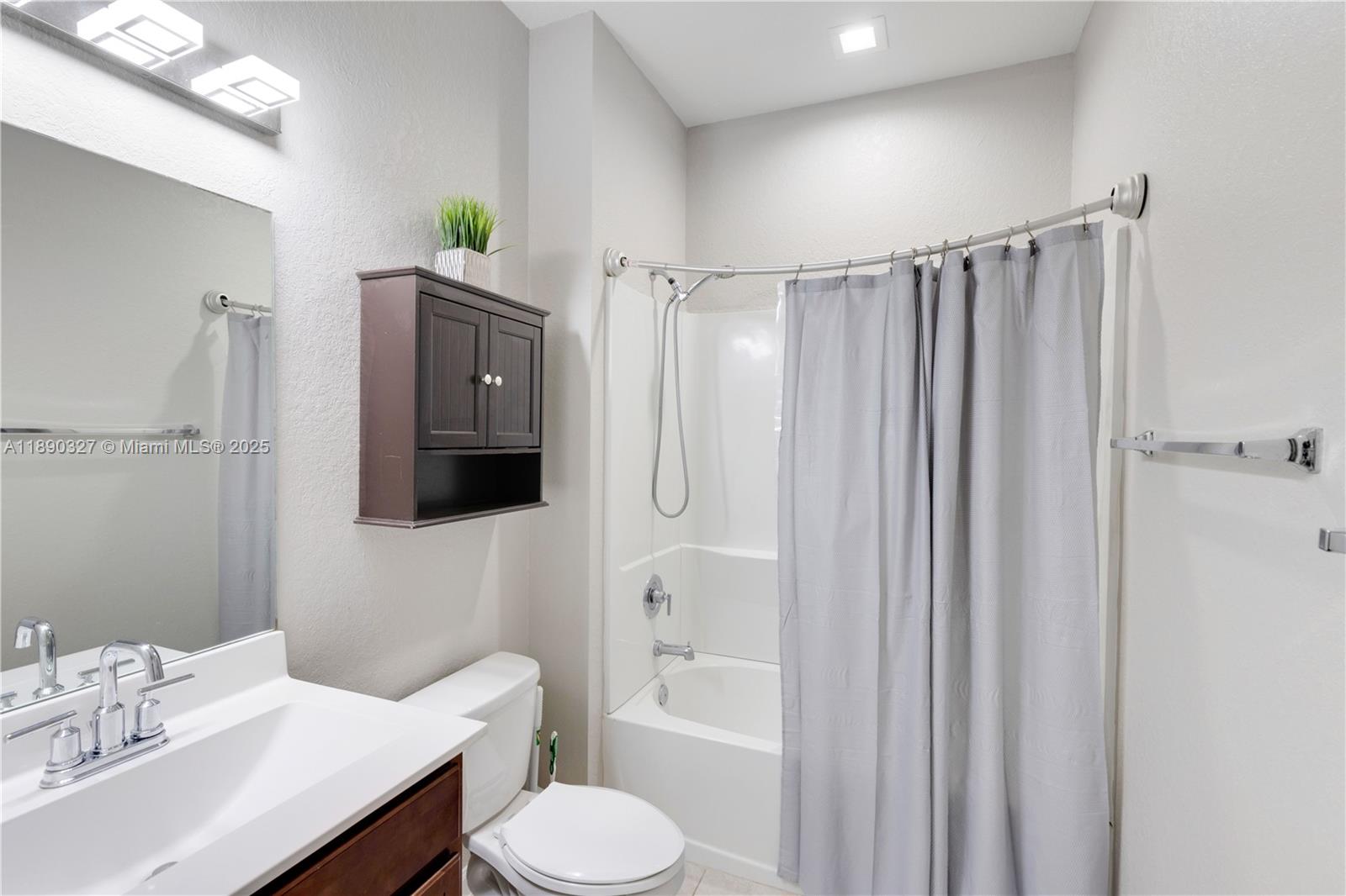 A H AT TURNPIKE SOUTH SEC - Residential