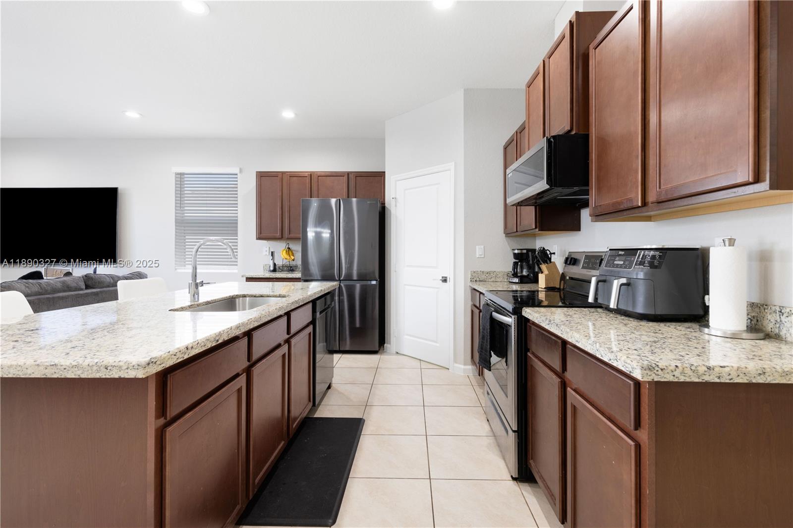 A H AT TURNPIKE SOUTH SEC - Residential