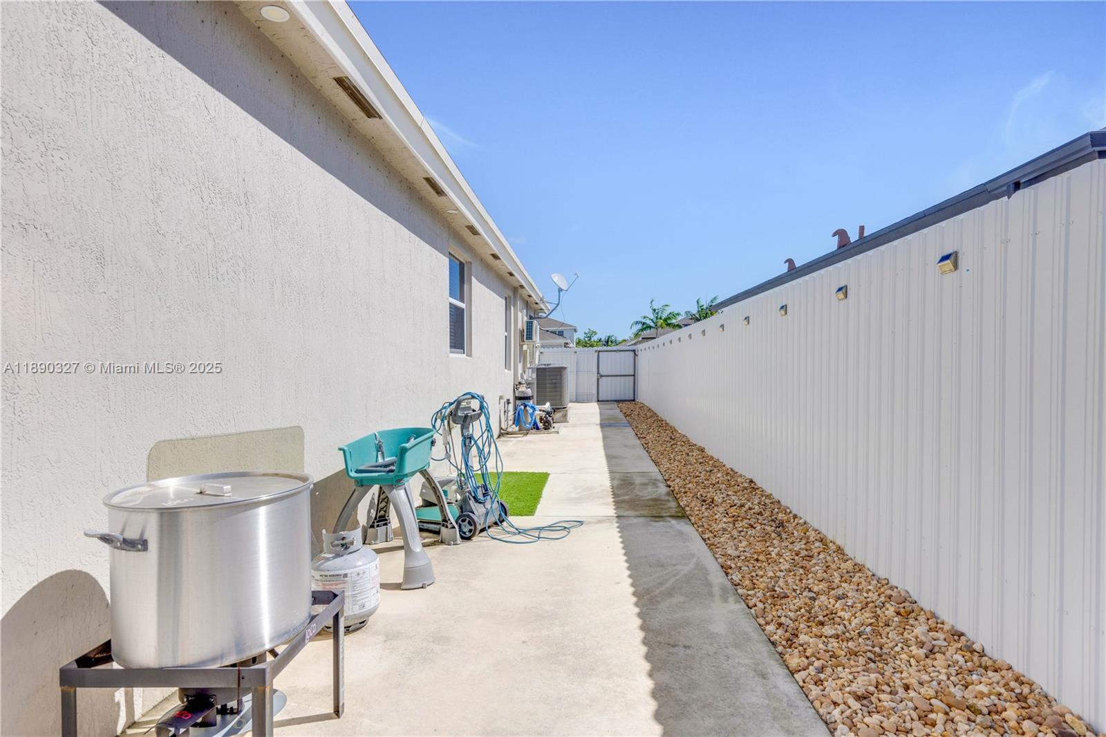 A H AT TURNPIKE SOUTH SEC - Residential