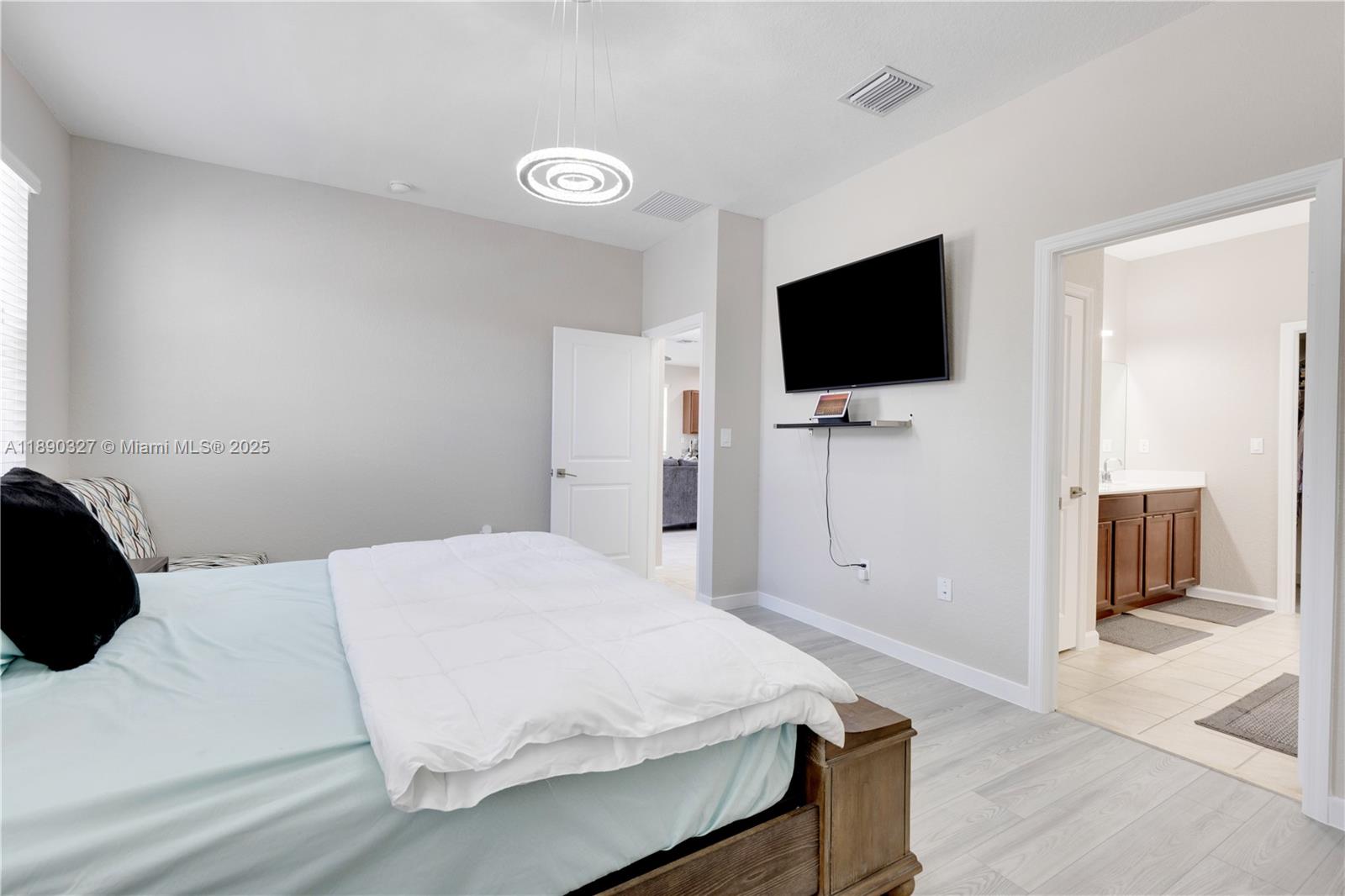 A H AT TURNPIKE SOUTH SEC - Residential