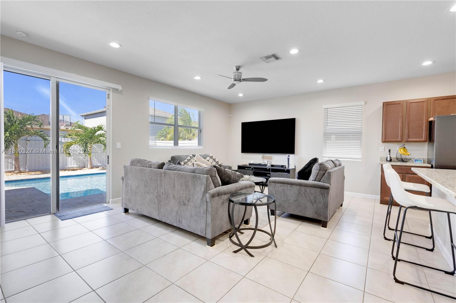 A H AT TURNPIKE SOUTH SEC - Residential