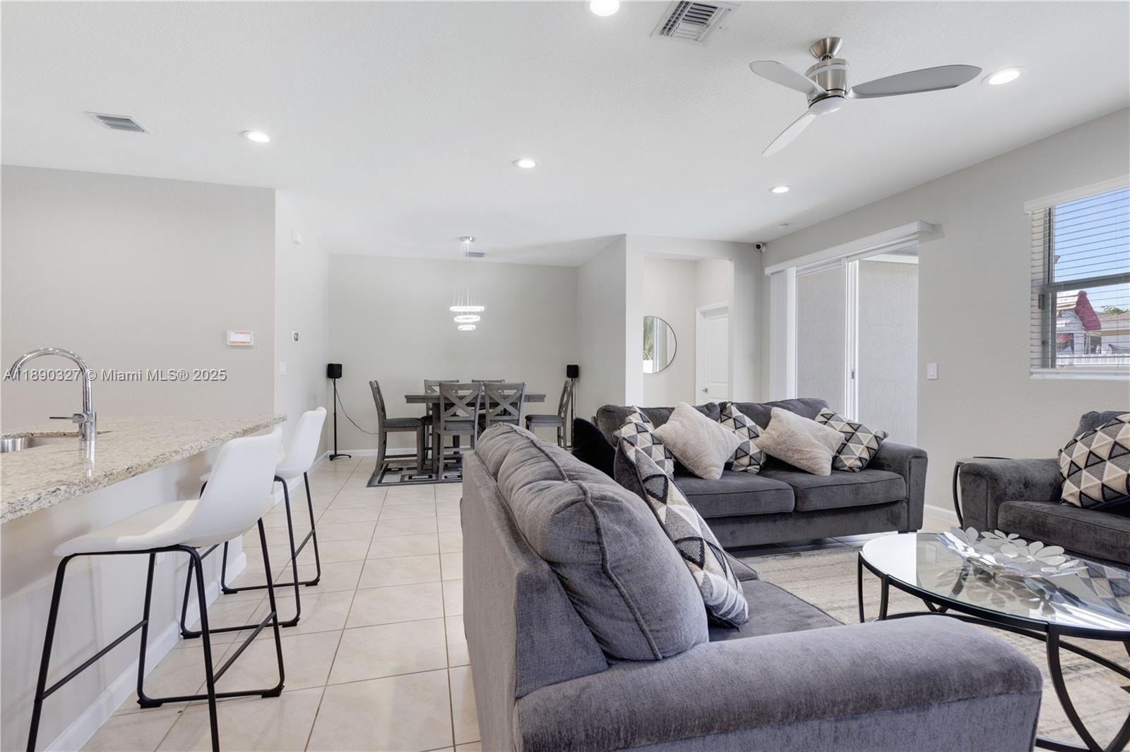 A H AT TURNPIKE SOUTH SEC - Residential