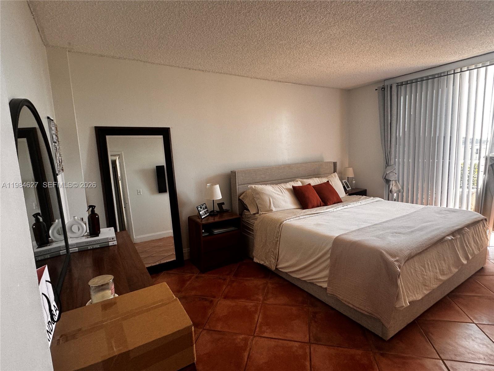 1801 S Treasure Dr 324