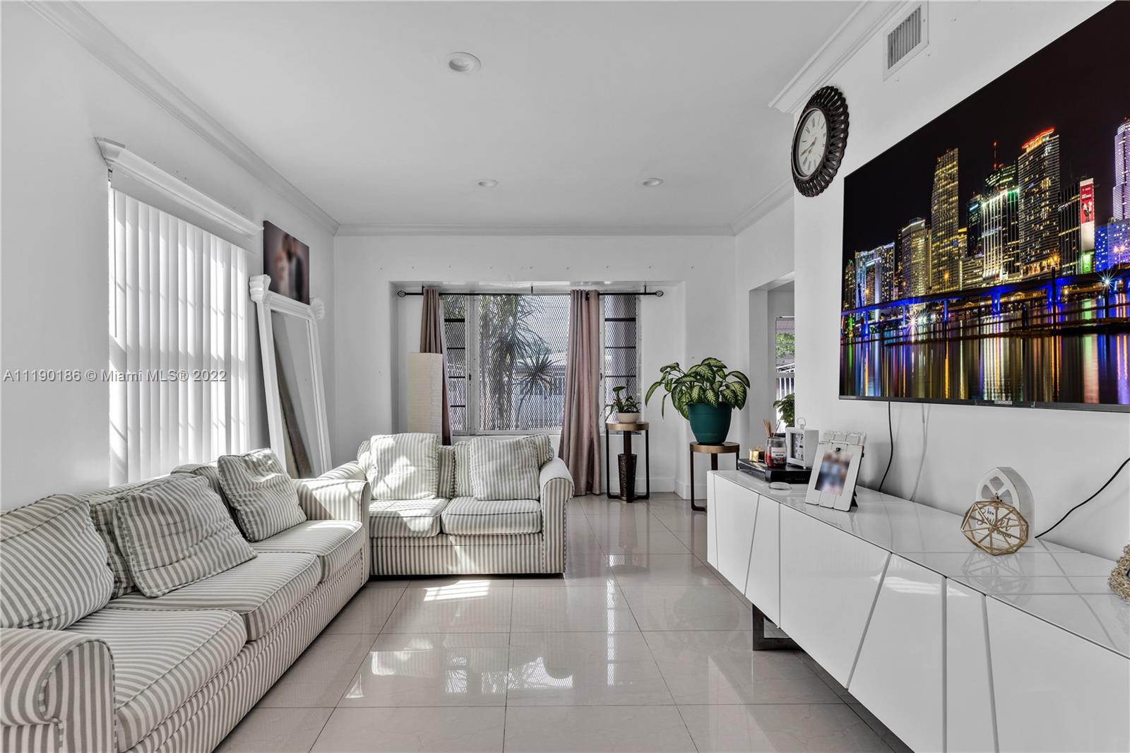 PINE HIGHLANDS - Residential