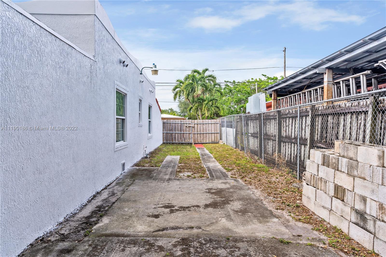 PINE HIGHLANDS - Residential