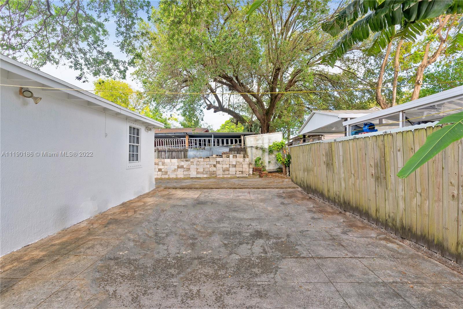 PINE HIGHLANDS - Residential