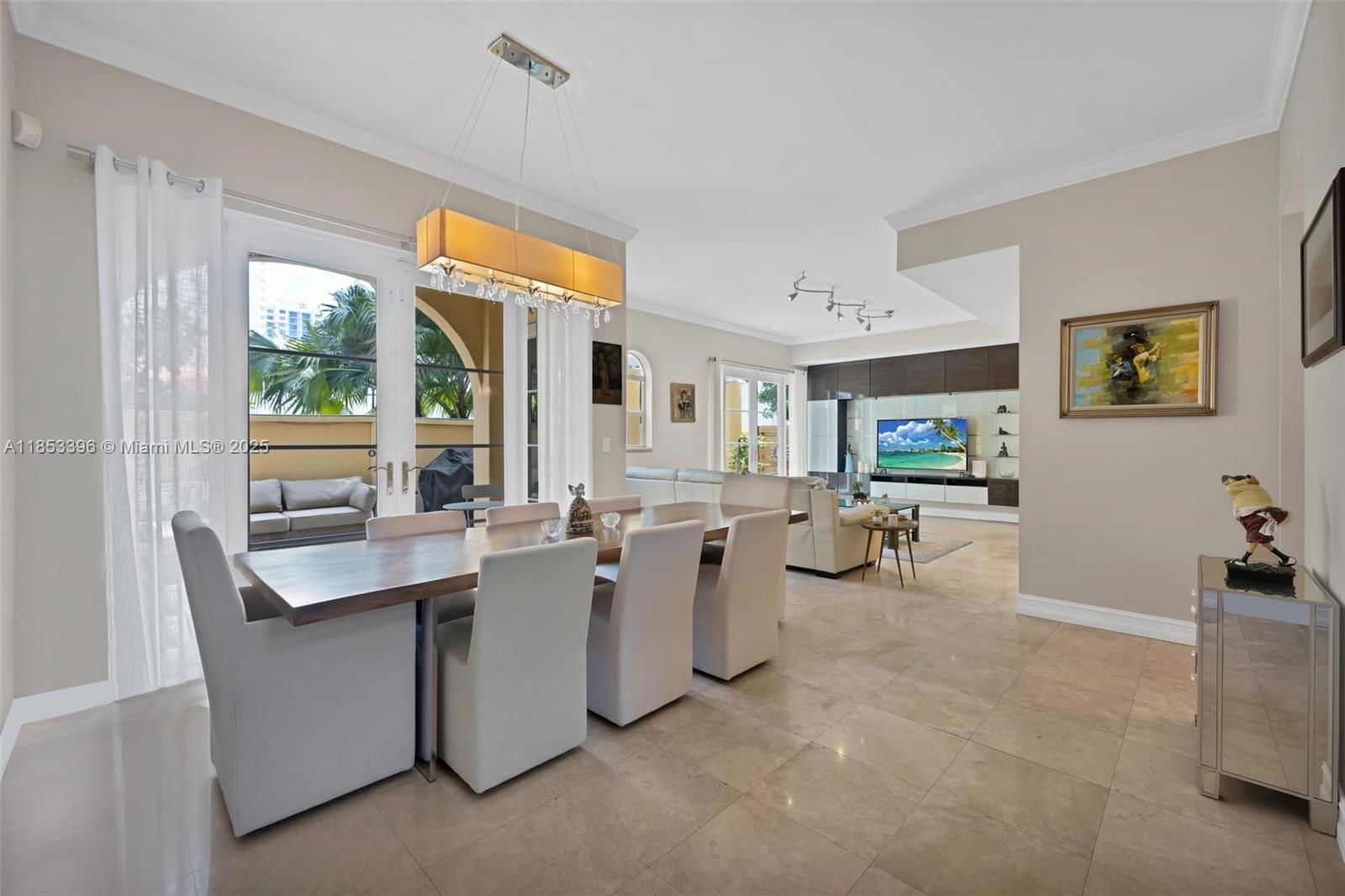 AVENTURA BAY TOWNHOMES - Residential