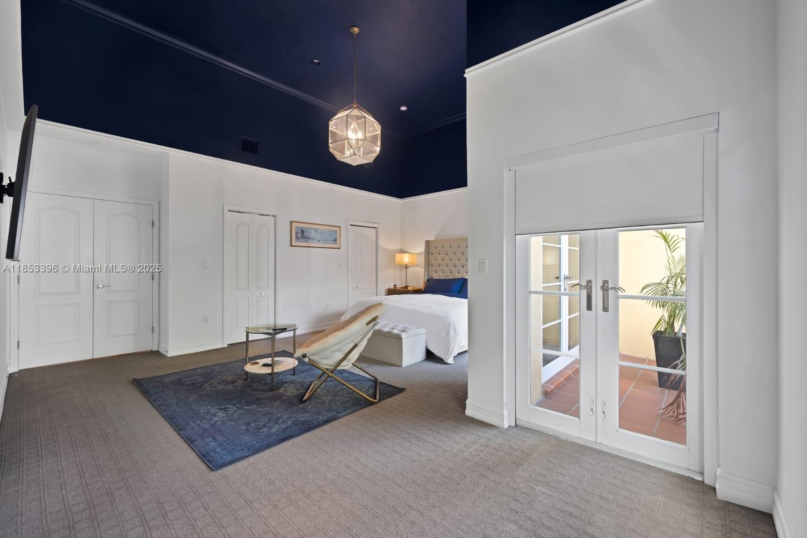 AVENTURA BAY TOWNHOMES - Residential