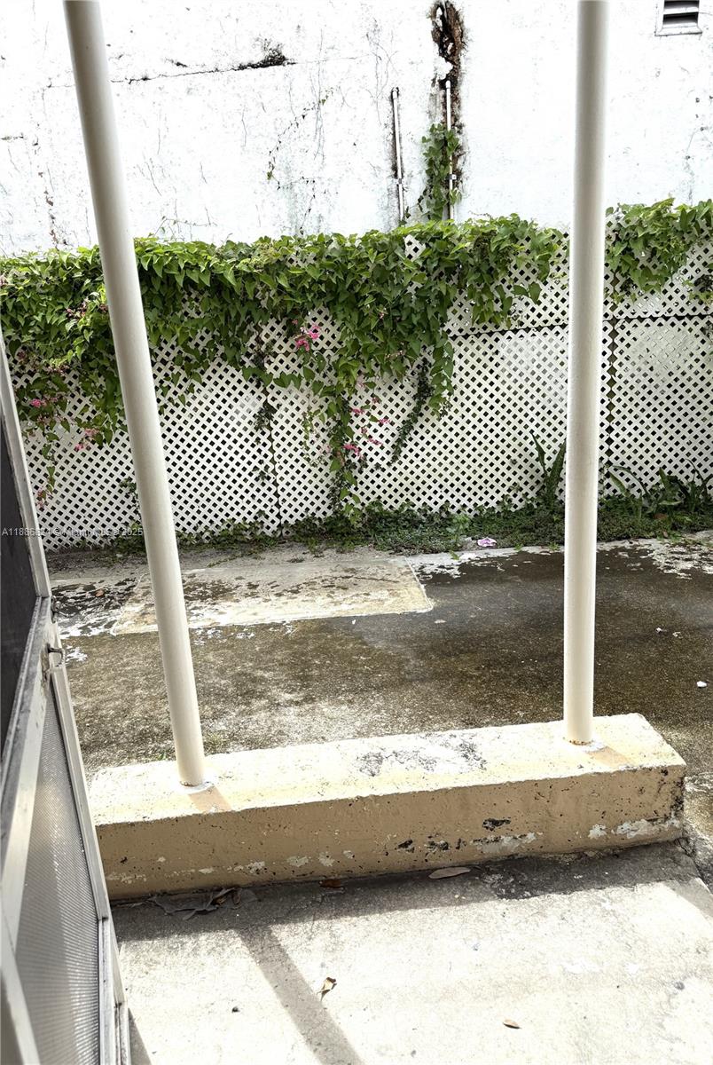 LAWNVIEW - Residential Lease