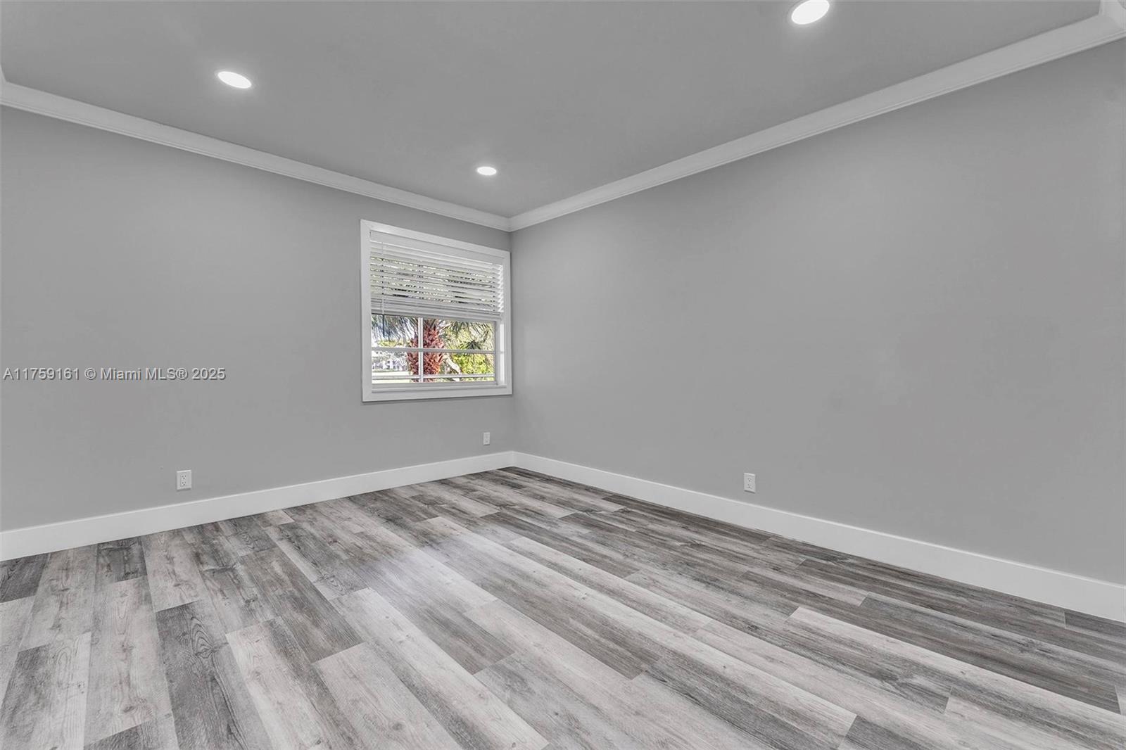 KINGS POINT FLANDERS COND - Residential