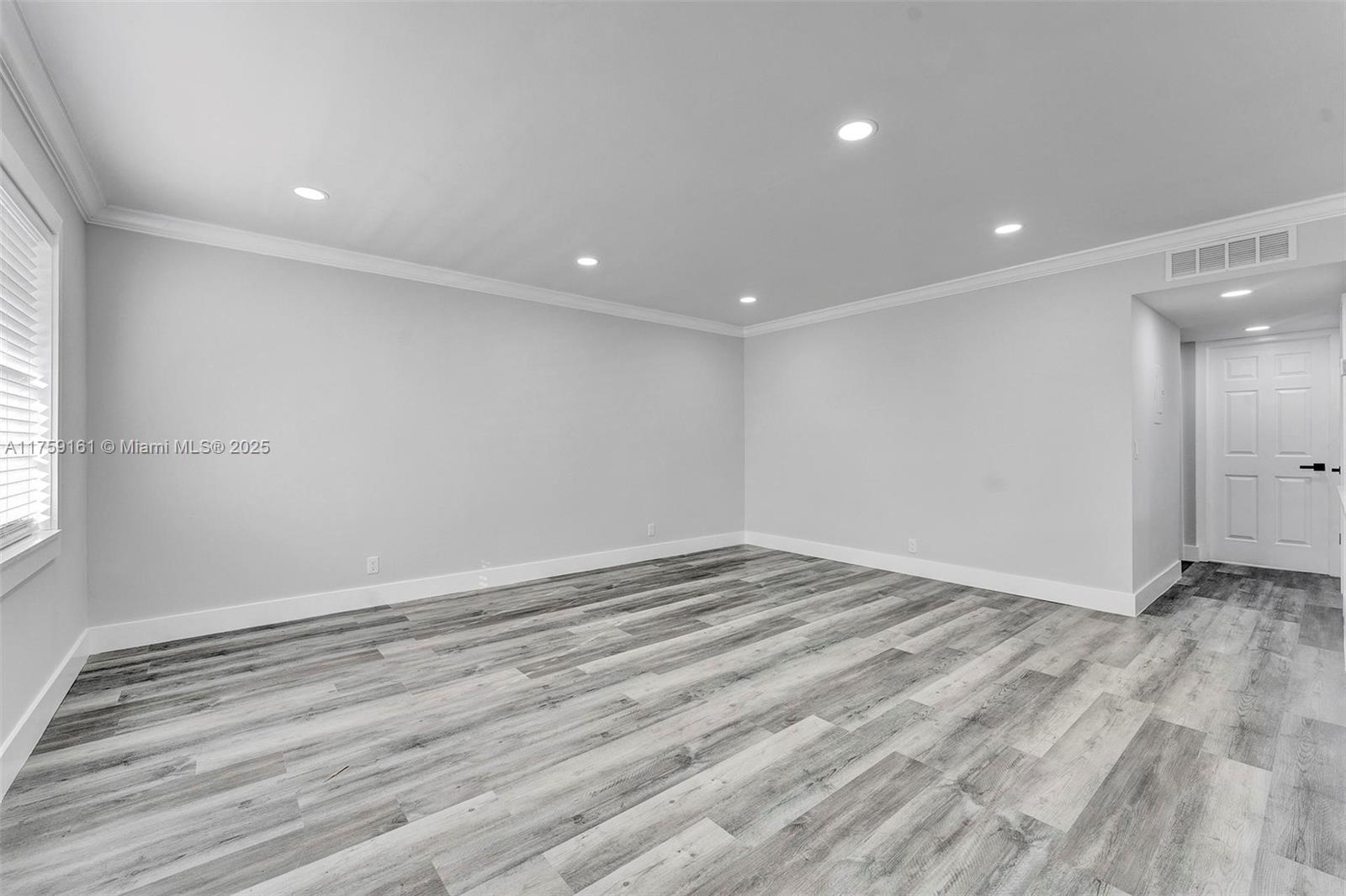 KINGS POINT FLANDERS COND - Residential