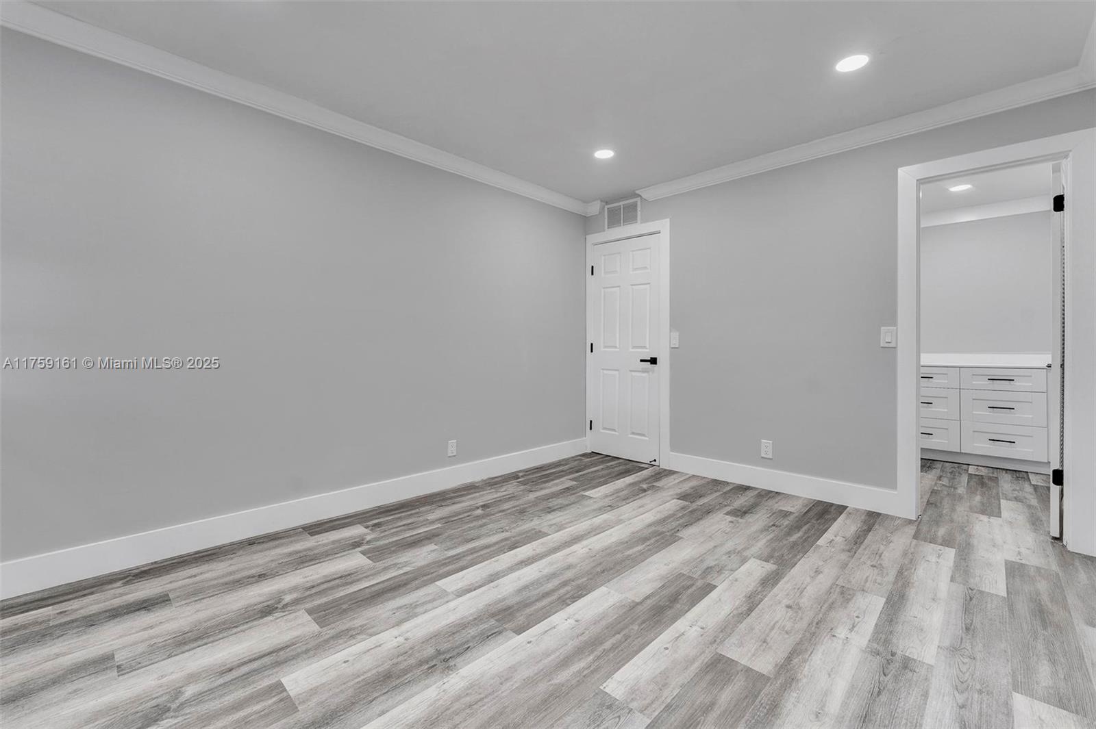 KINGS POINT FLANDERS COND - Residential