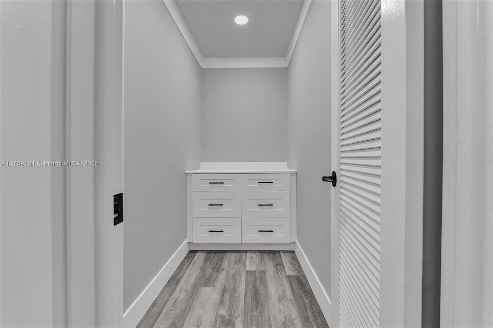 KINGS POINT FLANDERS COND - Residential