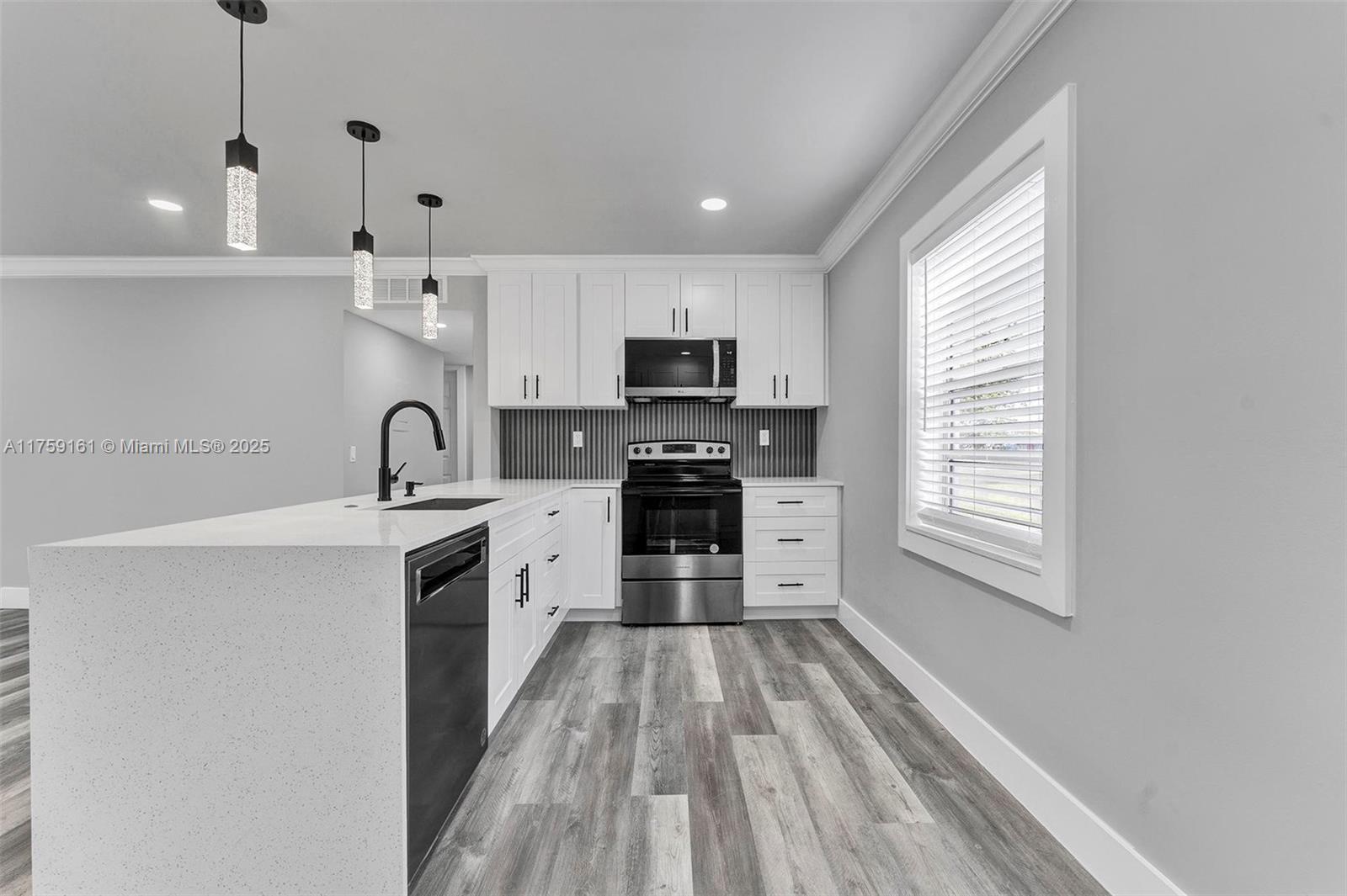 KINGS POINT FLANDERS COND - Residential