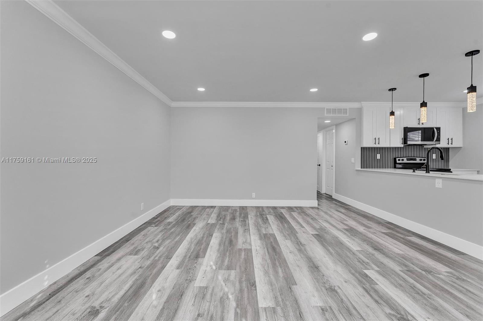 KINGS POINT FLANDERS COND - Residential