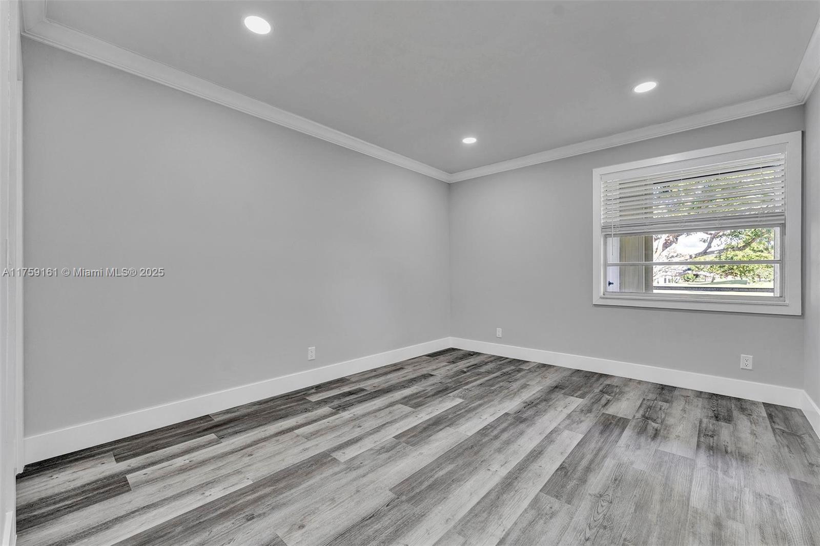 KINGS POINT FLANDERS COND - Residential
