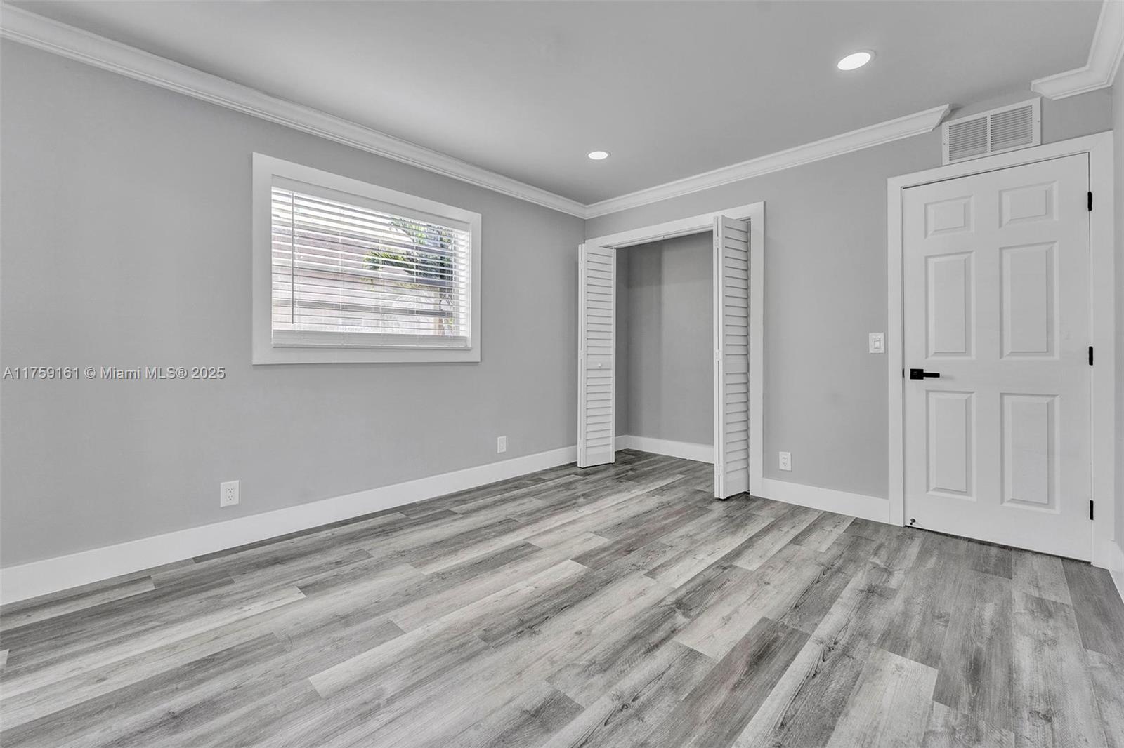 KINGS POINT FLANDERS COND - Residential