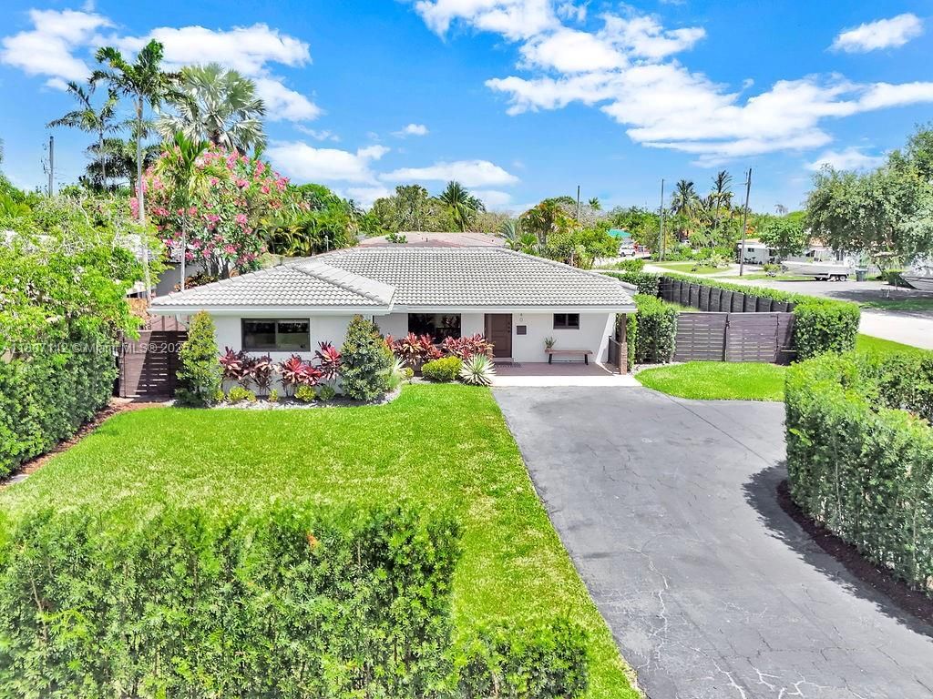 Photo of 3440 NE 17th Ave, Oakland Park, FL 33334 (MLS # A11807142)