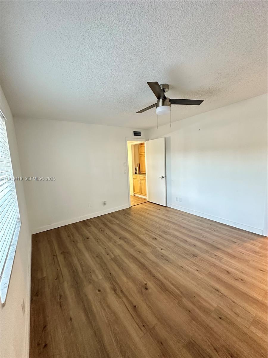 NO 1 PALM-AIRE VILLAGE CO - Residential Lease