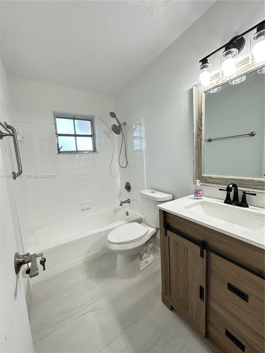 NO 1 PALM-AIRE VILLAGE CO - Residential Lease