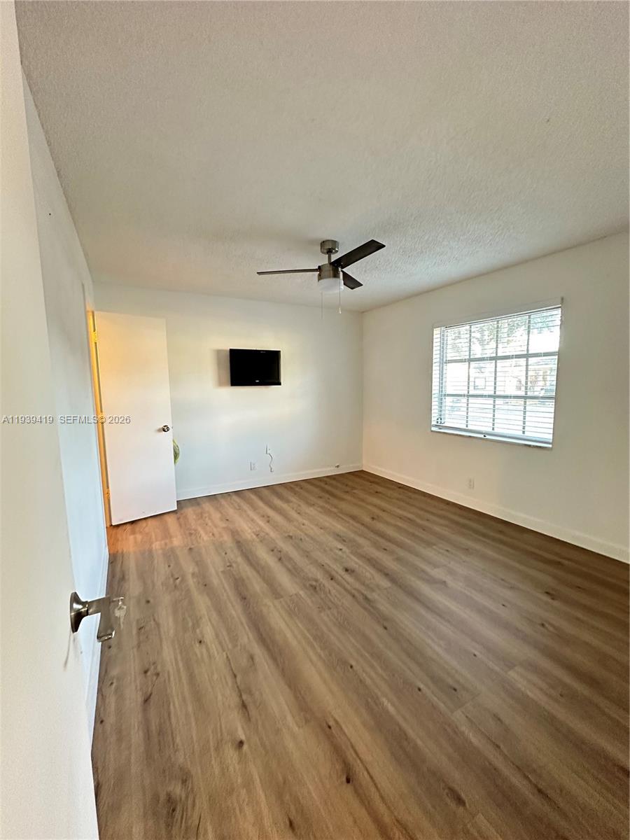 NO 1 PALM-AIRE VILLAGE CO - Residential Lease