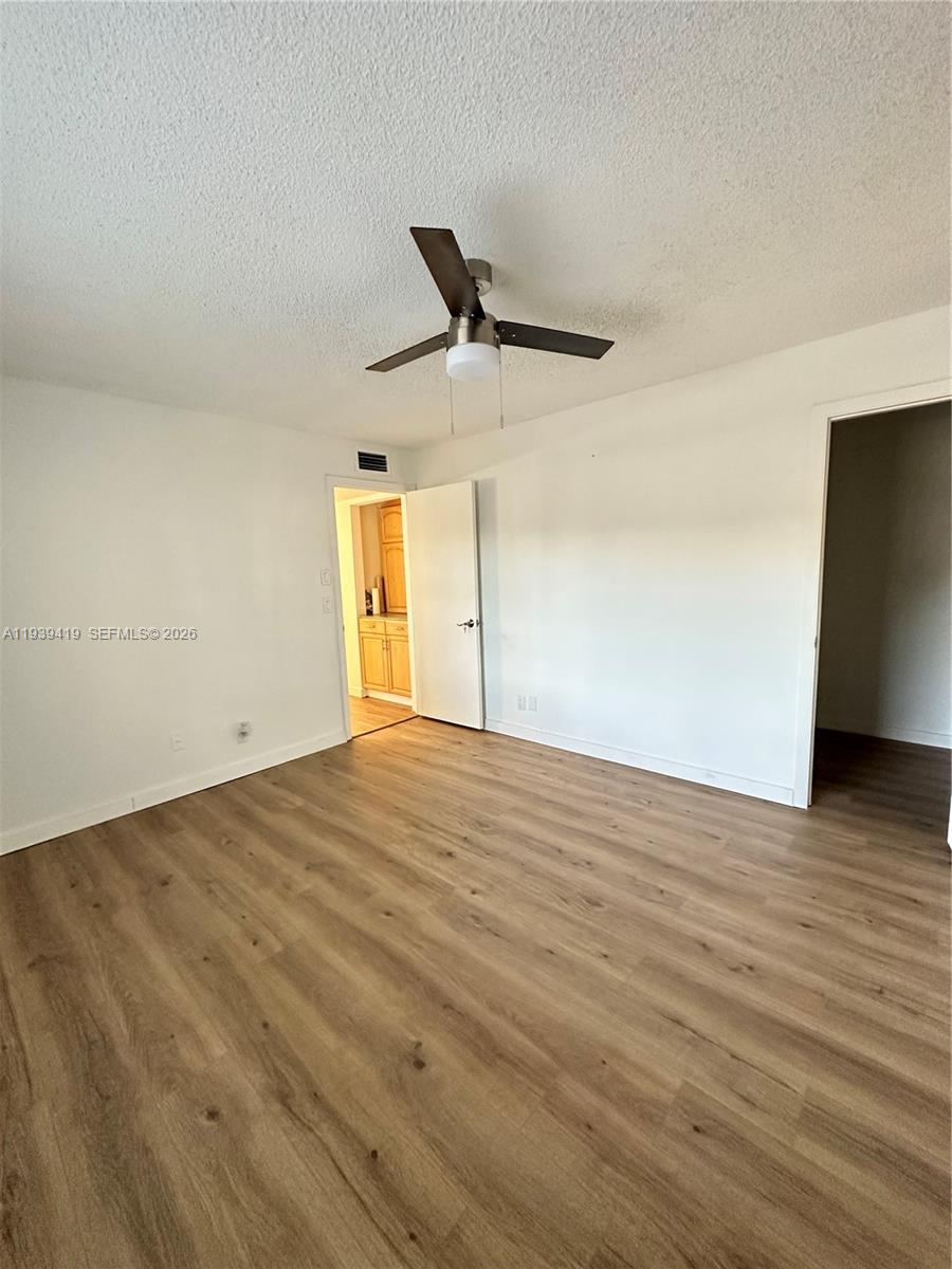 NO 1 PALM-AIRE VILLAGE CO - Residential Lease