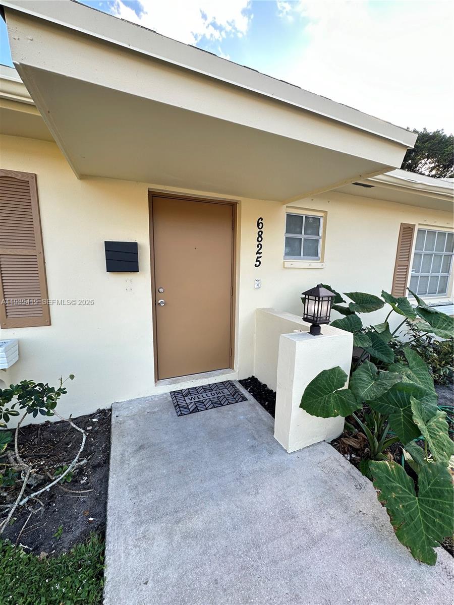 NO 1 PALM-AIRE VILLAGE CO - Residential Lease