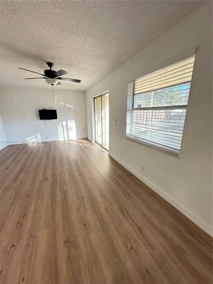 NO 1 PALM-AIRE VILLAGE CO - Residential Lease