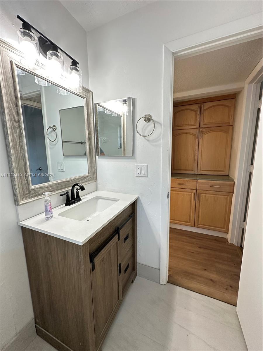 NO 1 PALM-AIRE VILLAGE CO - Residential Lease