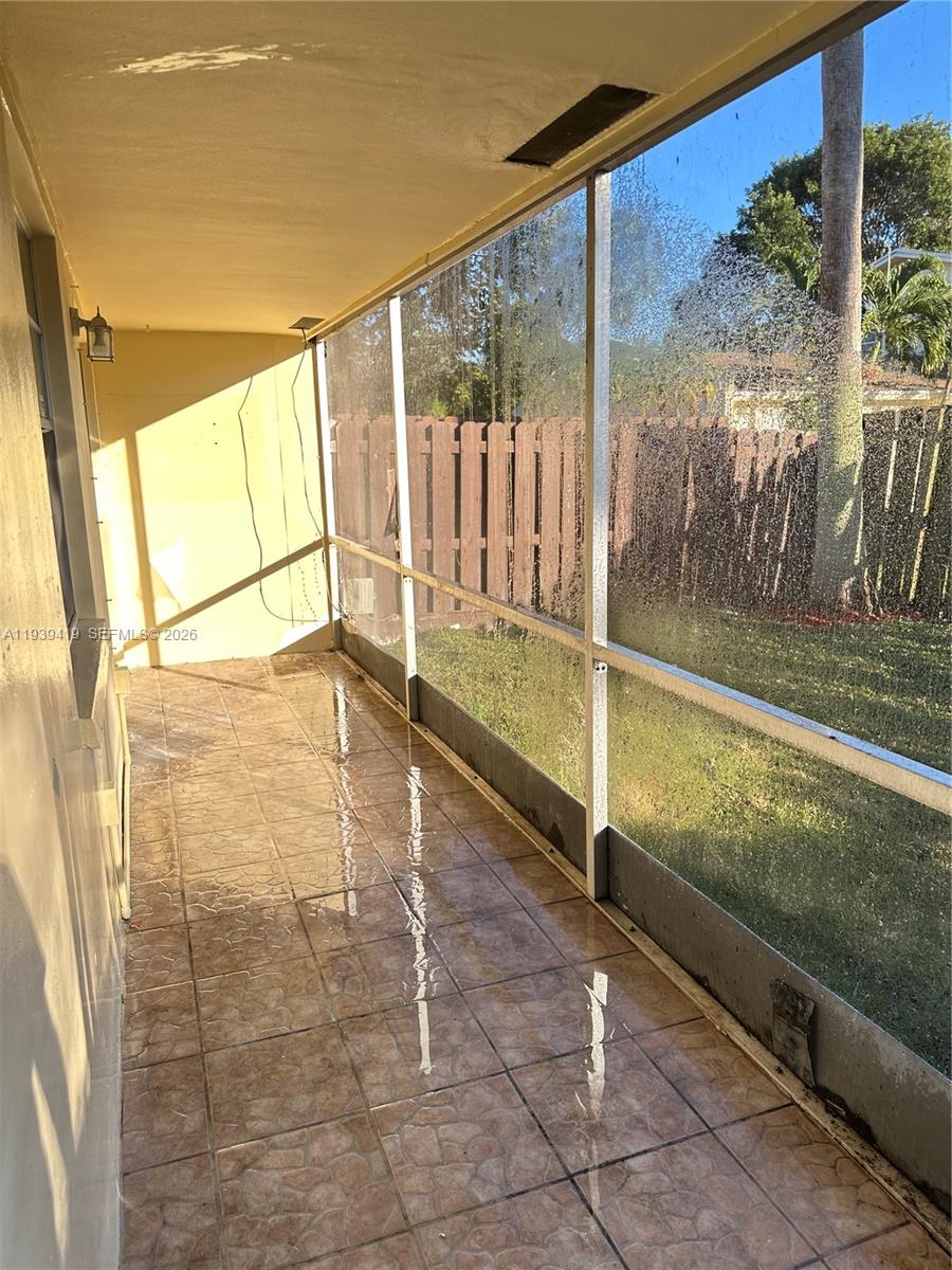 NO 1 PALM-AIRE VILLAGE CO - Residential Lease