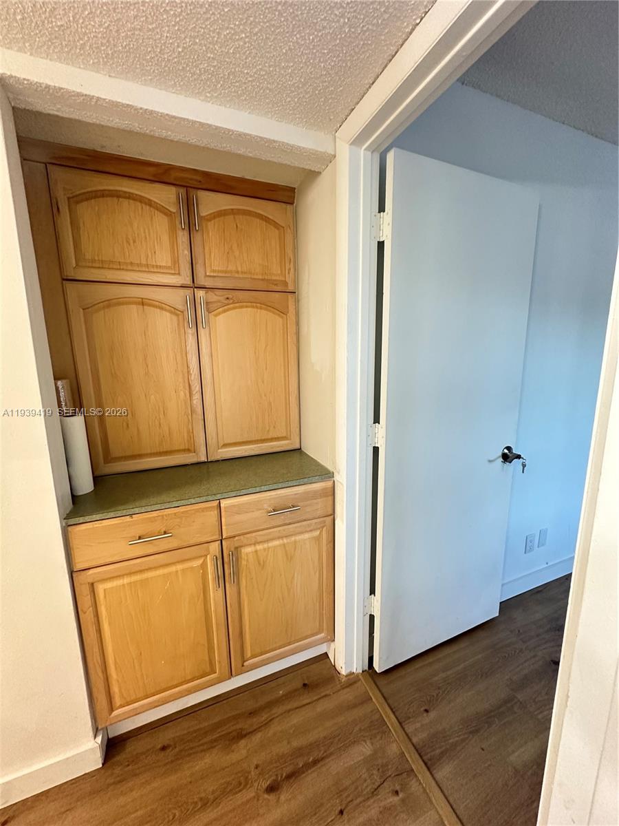 NO 1 PALM-AIRE VILLAGE CO - Residential Lease