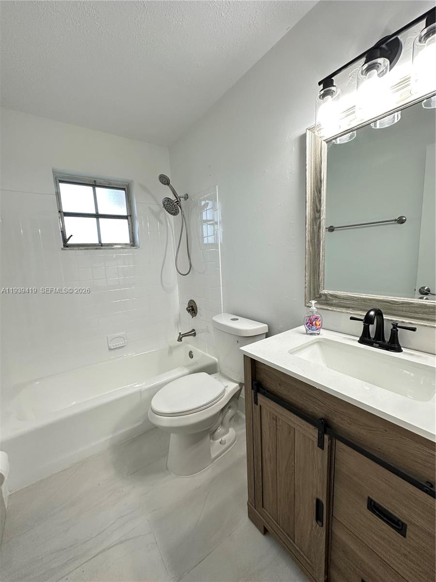 NO 1 PALM-AIRE VILLAGE CO - Residential Lease