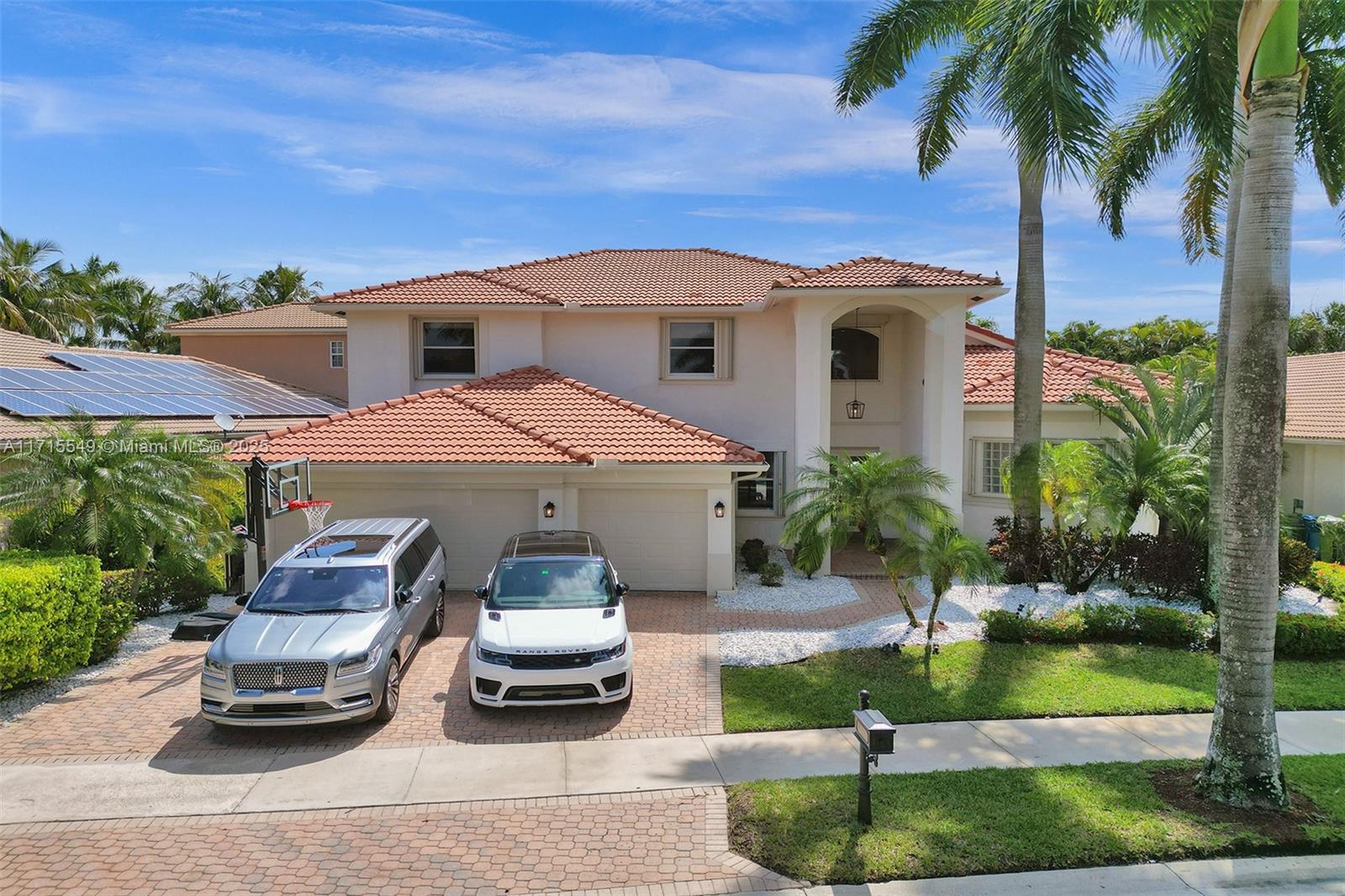 1727 Victoria Pointe Cir