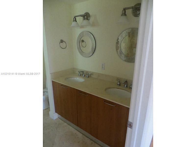 Roads End Village Condo - Residential Lease