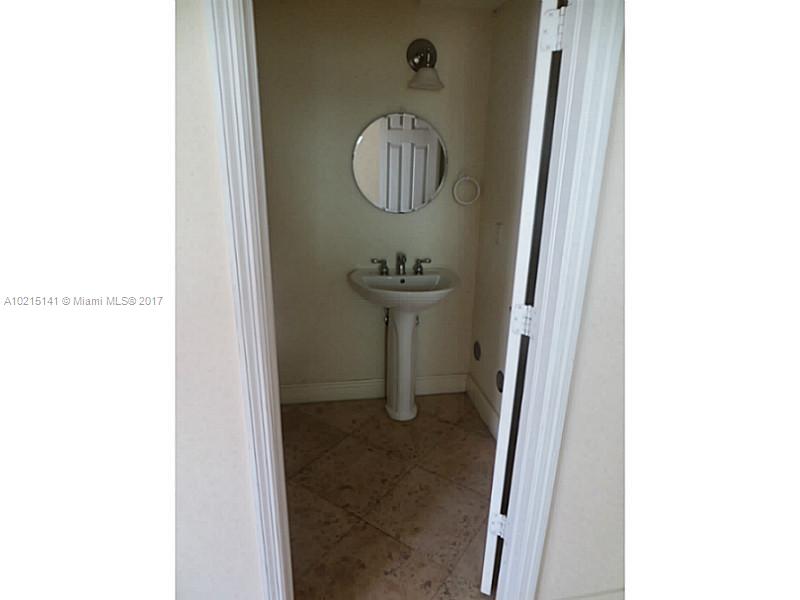 Roads End Village Condo - Residential Lease