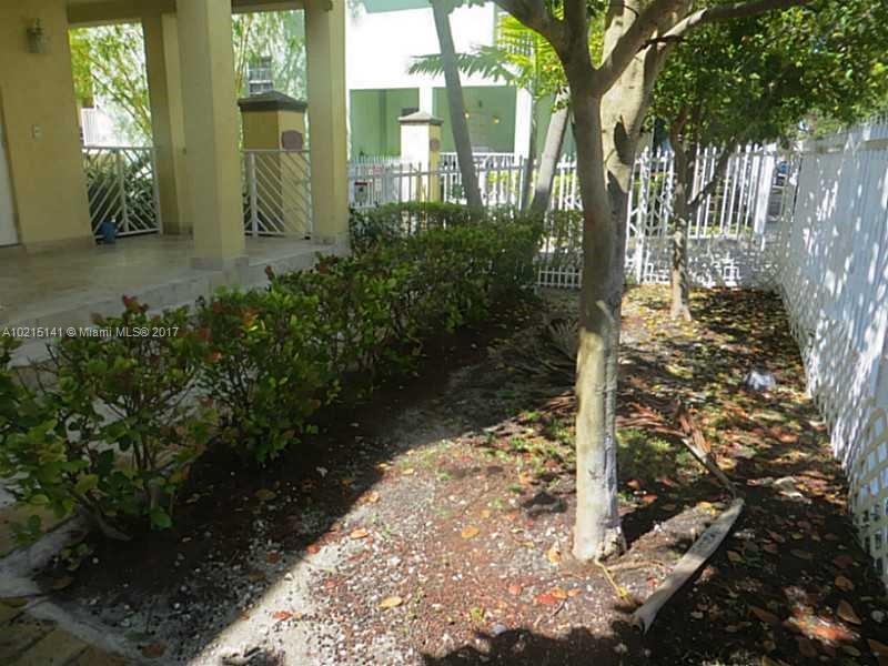 Roads End Village Condo - Residential Lease