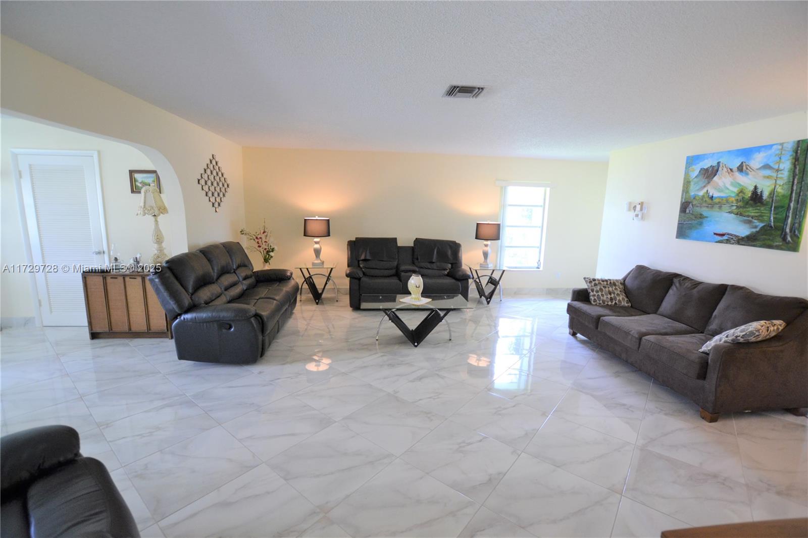 CRESTHAVEN CONDO TOWNHOME - Residential Lease