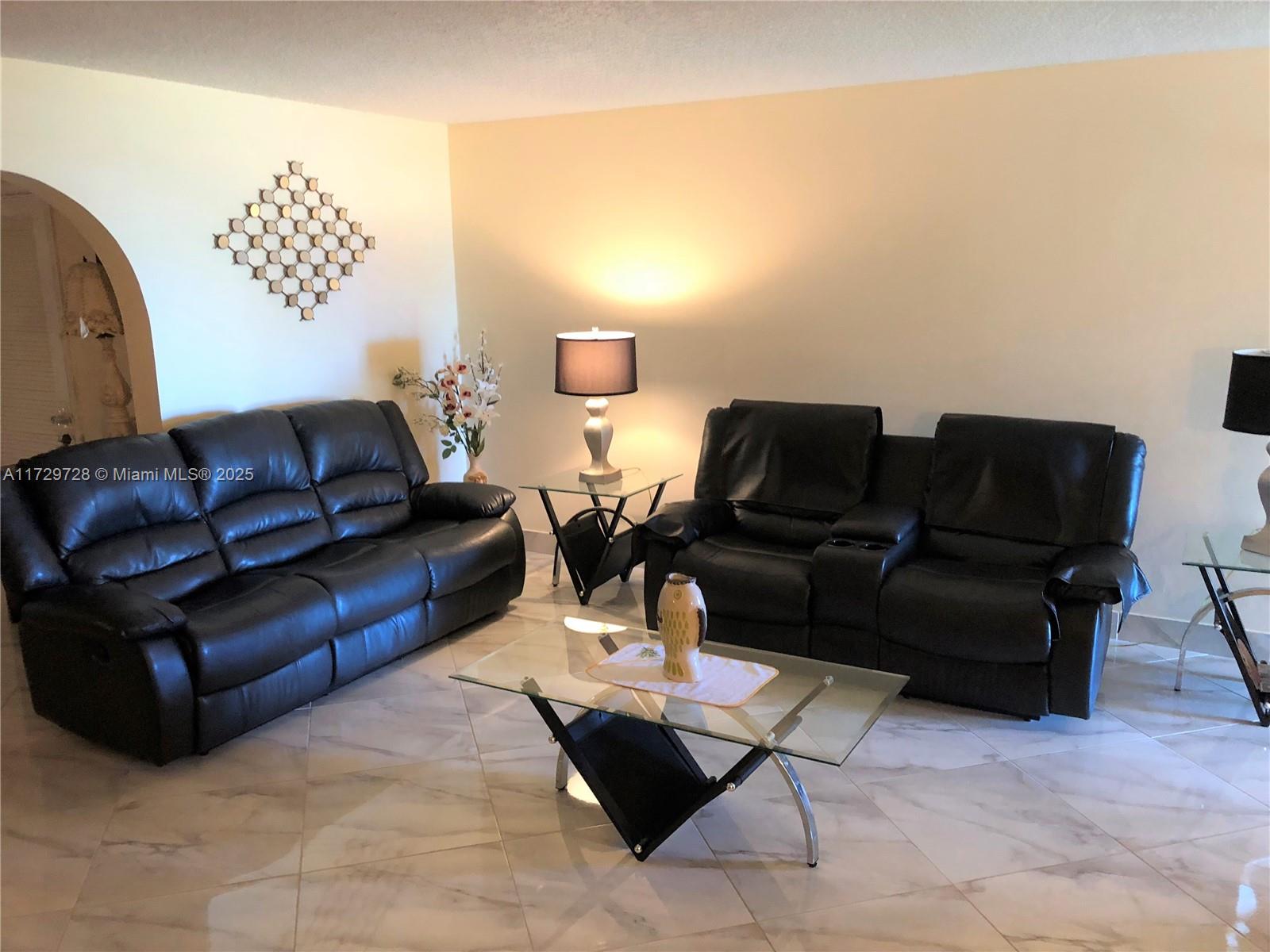 CRESTHAVEN CONDO TOWNHOME - Residential Lease