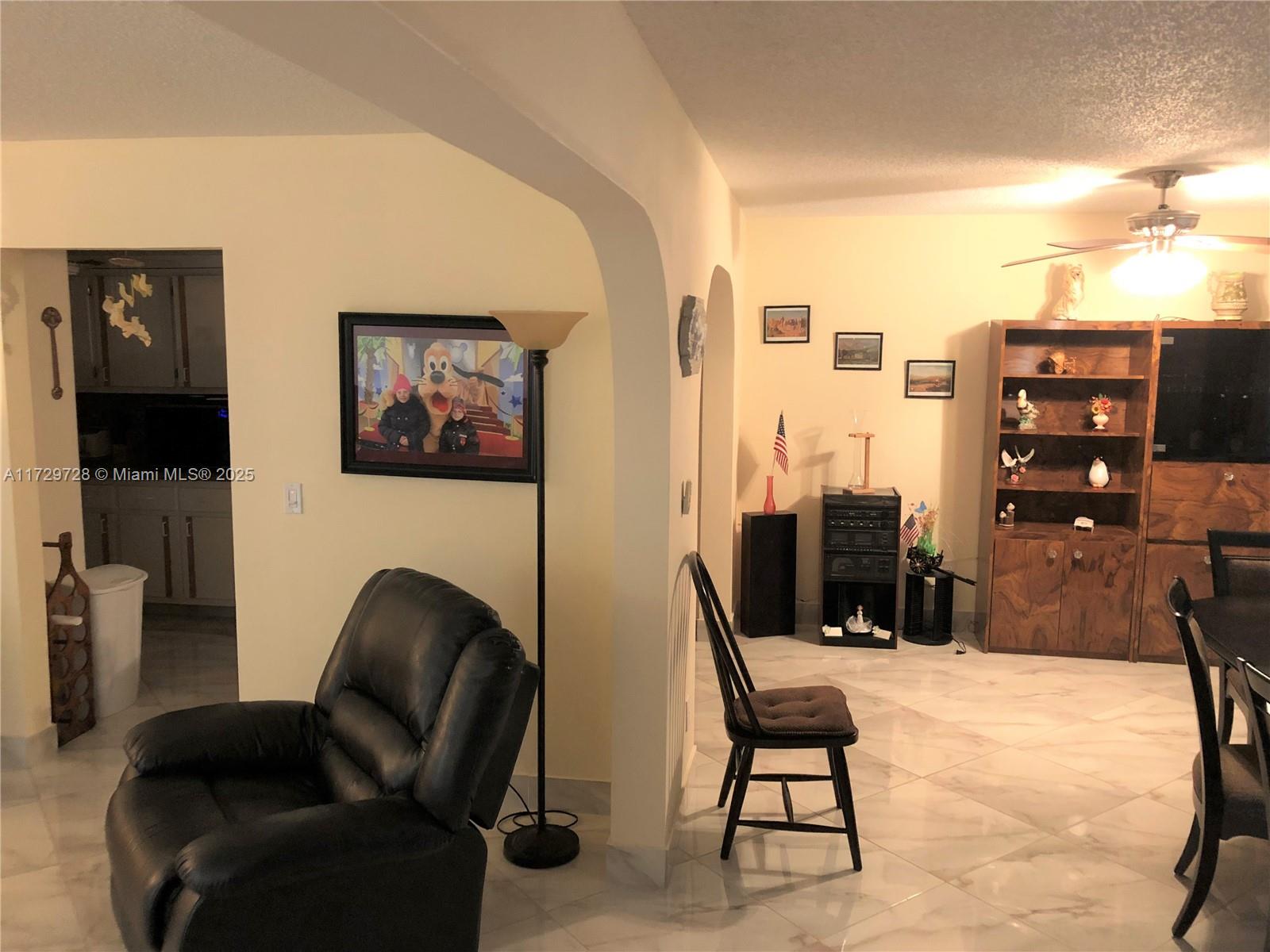 CRESTHAVEN CONDO TOWNHOME - Residential Lease