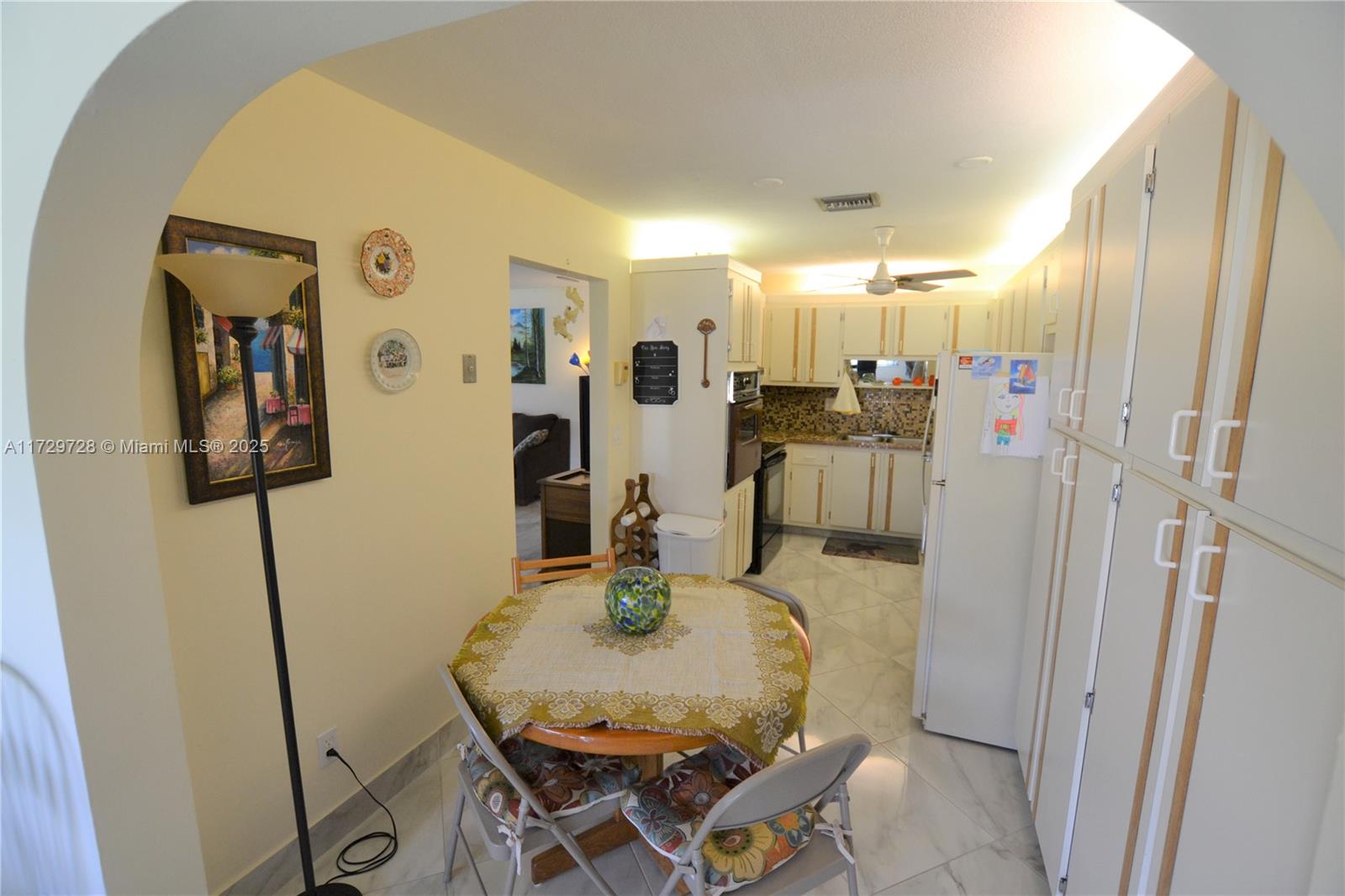 CRESTHAVEN CONDO TOWNHOME - Residential Lease
