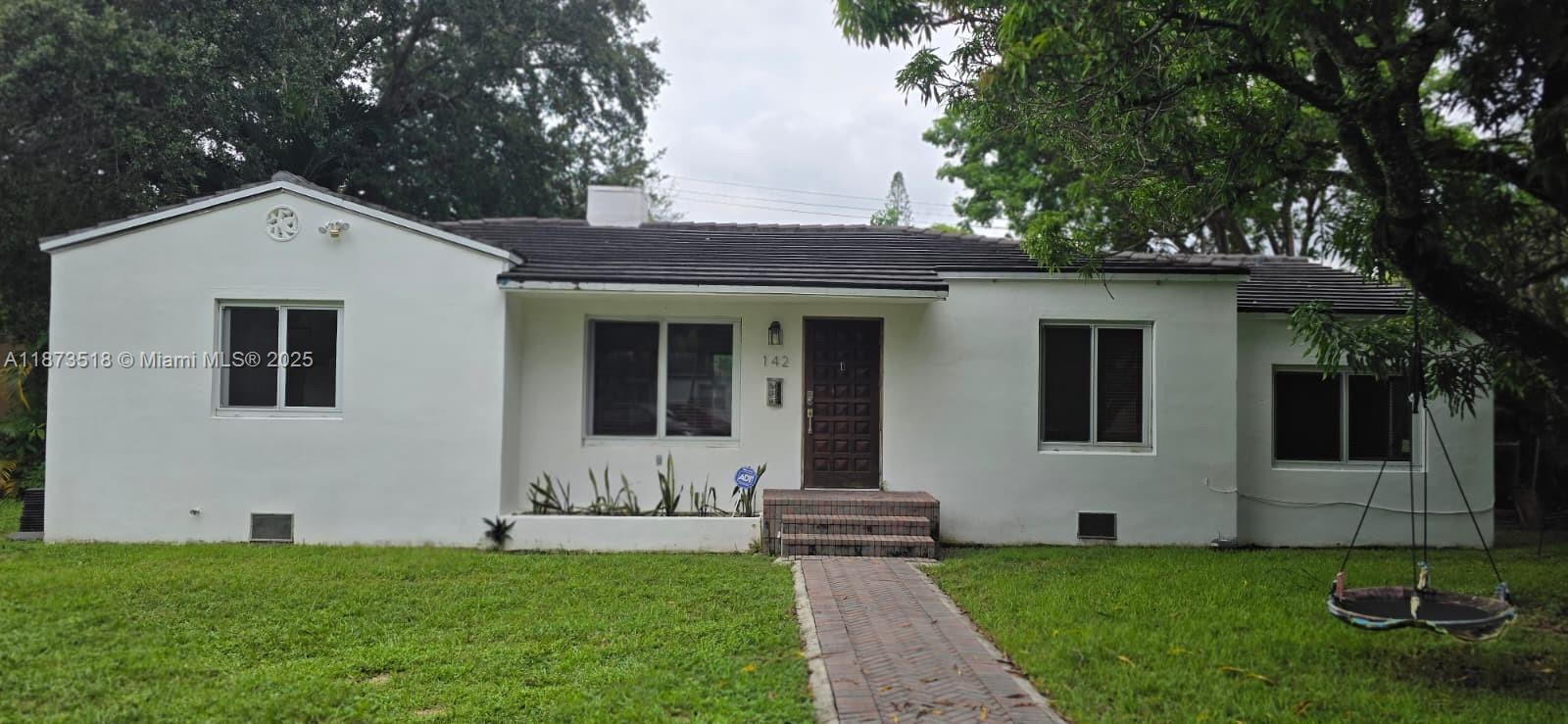 Miami Shores – 3 Bed / 2 Bath Single Family Home
Move-in ready and available immediately! Approval within 48 hours and no application fee.
Wood & tile flooring throughout
Garage + spacious front & backyard
Located on a quiet, secure dead-end street—ideal for families
Excellent school district
Miami Shores amenities include the Aquatic Center with lap and recreational pools, the McCall Community Center, tennis & basketball courts, soccer fields, Miami Shores Golf Club, and local parks and dining.
Best-priced single-family home in Miami Shores—don’t miss this opportunity!
