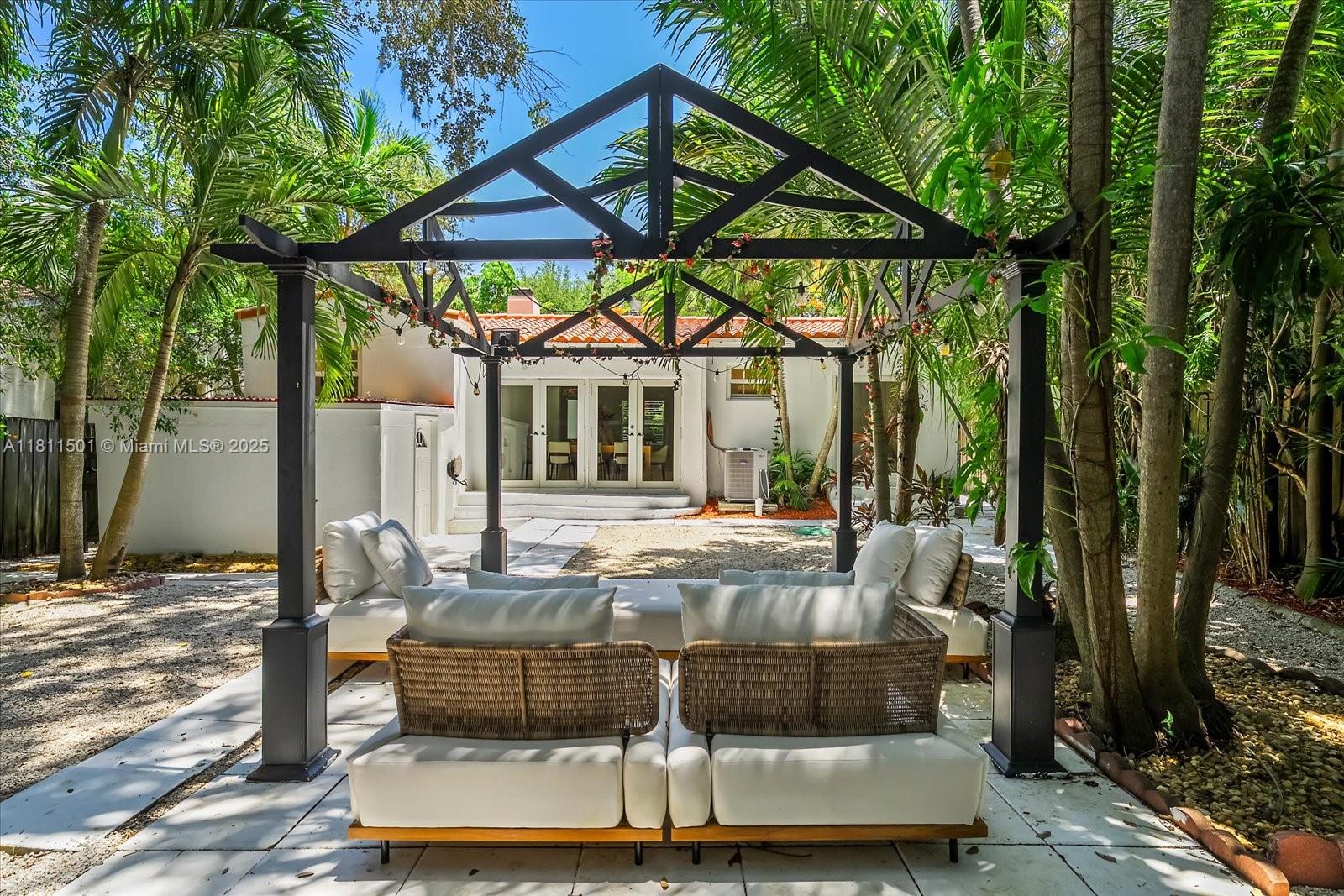SHERWOOD FOREST - Residential