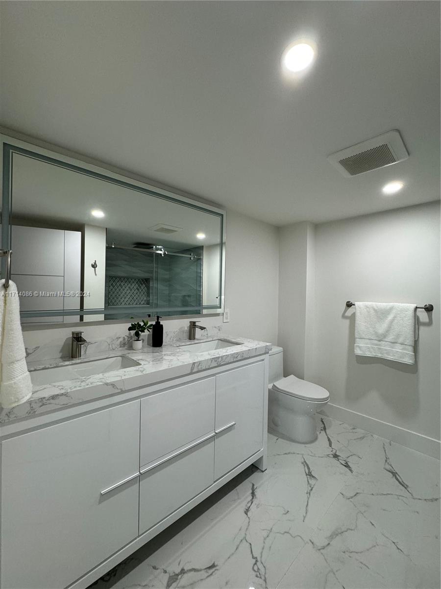 COMMODORE CONDO - Residential
