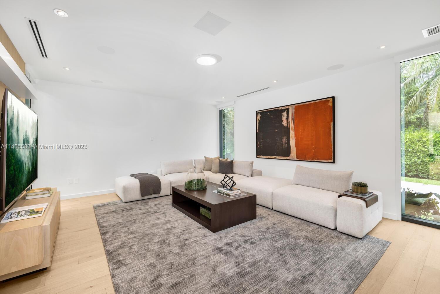 PINE TREE ESTATES - Residential